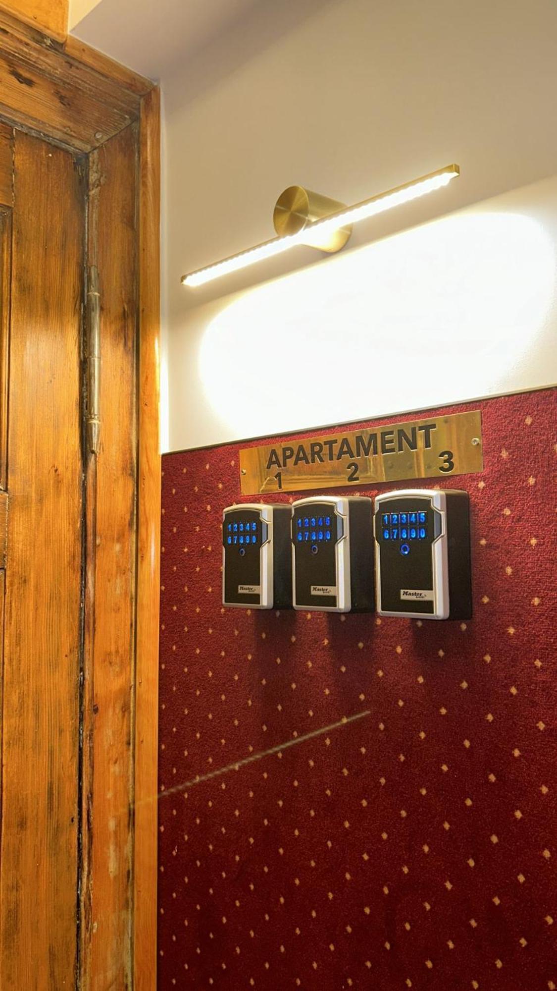 Quick Trip Apartments Torun Bagian luar foto