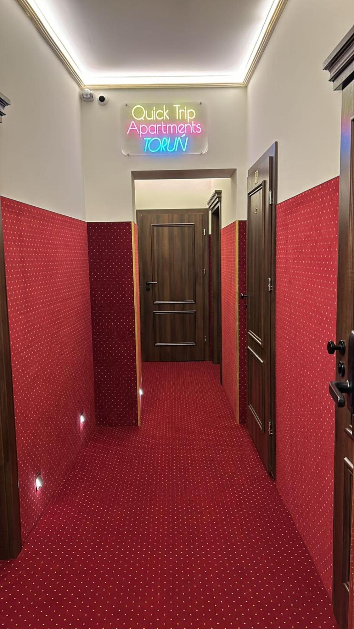 Quick Trip Apartments Torun Bagian luar foto