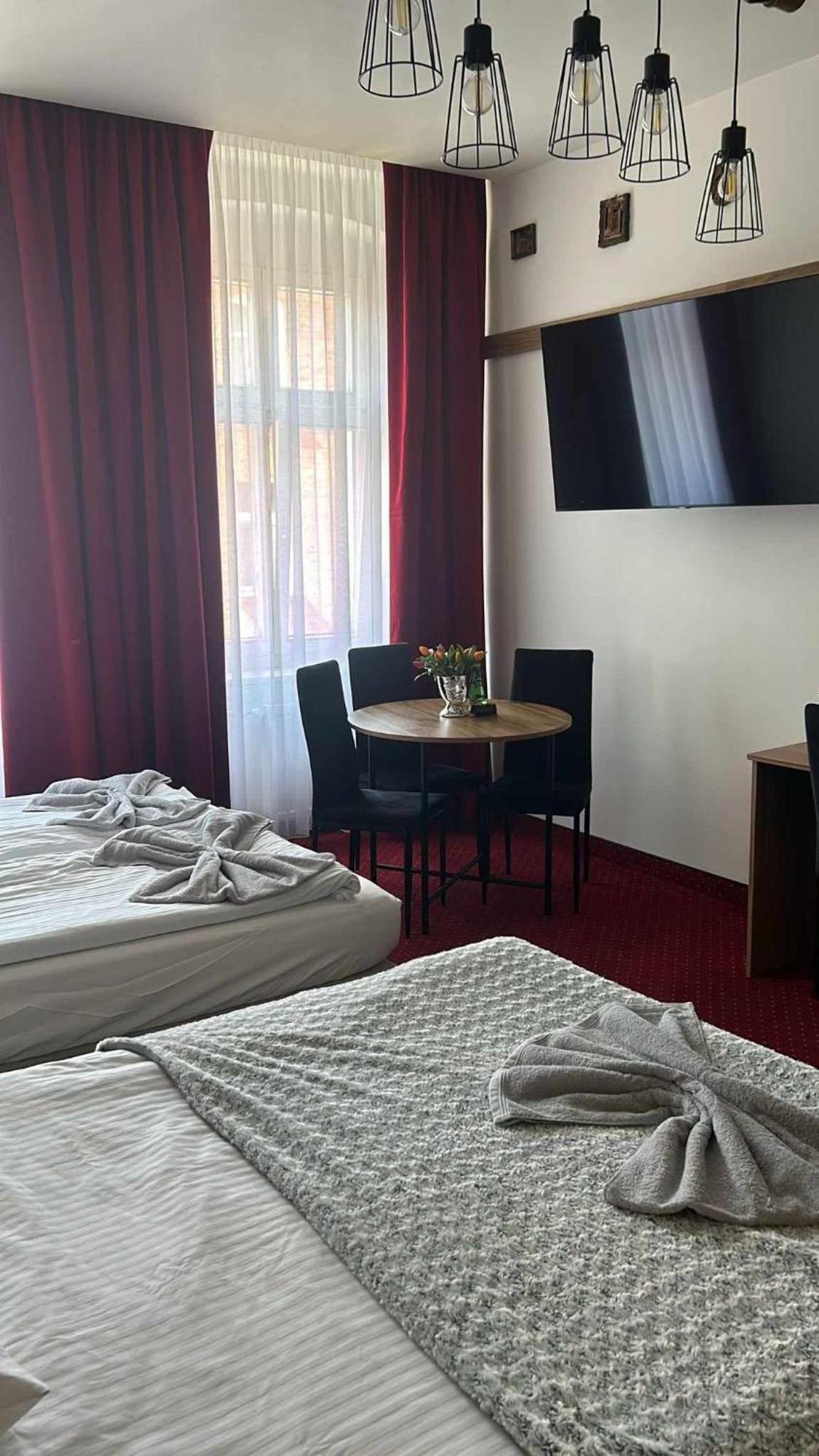 Quick Trip Apartments Torun Bagian luar foto